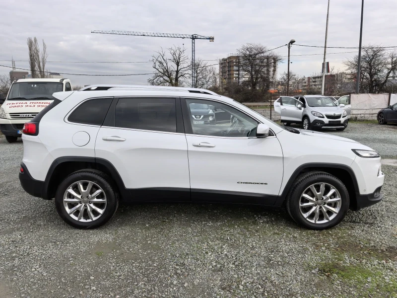 Jeep Cherokee 2.0M-jet 170hp 4WD Active Drive Сервизна История!!, снимка 7 - Автомобили и джипове - 52131464