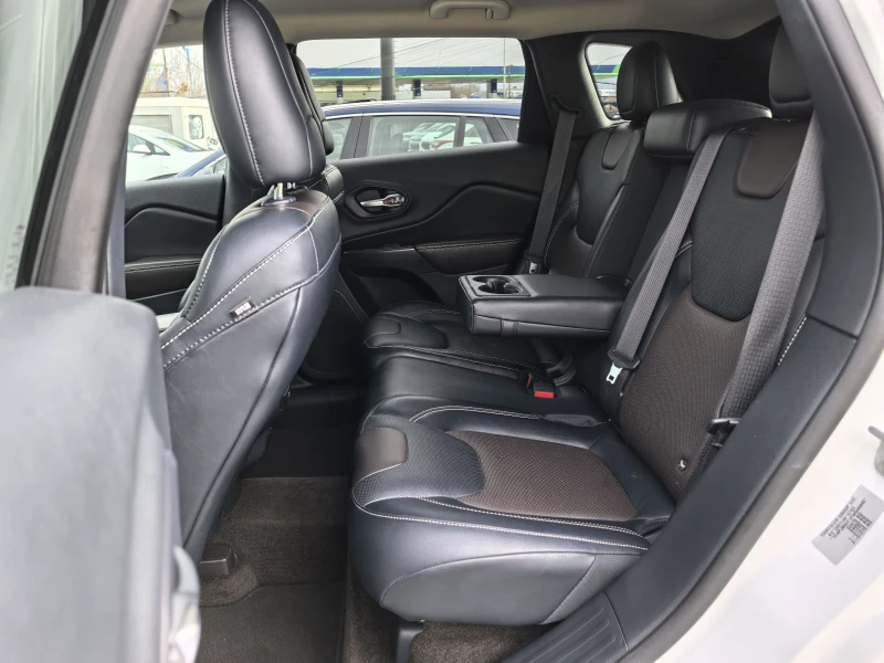 Jeep Cherokee 2.0(170)4x4 LIMITED Automatic(Сервизна история) , снимка 8 - Автомобили и джипове - 52131464