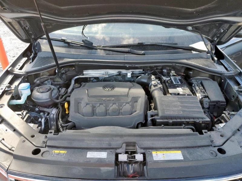 VW Tiguan 2l Volkswagen Se, снимка 11 - Автомобили и джипове - 53353631