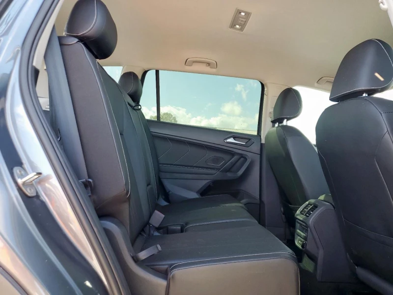 VW Tiguan 2l Volkswagen Se, снимка 10 - Автомобили и джипове - 53353631
