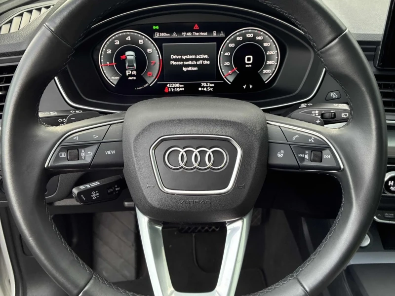 Audi Q5 | PROGRESSIV | PANO| ПОДГРЕВИ| CARFAX+ КЛИП МОТОР, снимка 9 - Автомобили и джипове - 53498772
