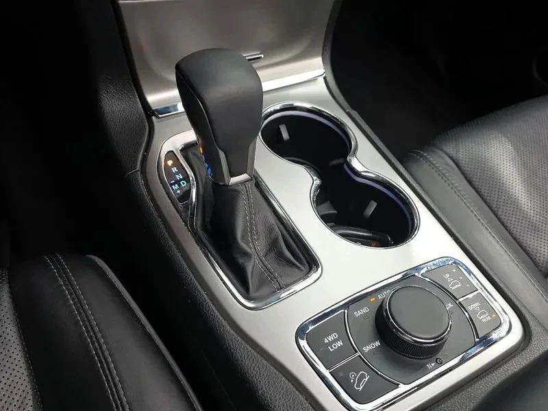 Jeep Grand cherokee ОЧАКВАН ВНОС  67000км. Видео OVERLAND , снимка 8 - Автомобили и джипове - 55160040