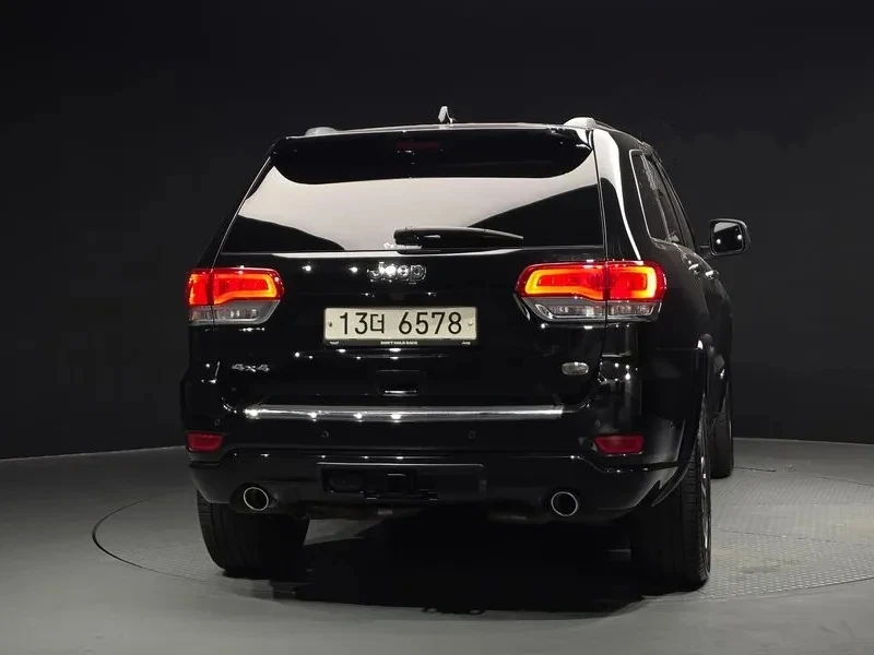 Jeep Grand cherokee ОЧАКВАН ВНОС  67000км. Видео OVERLAND , снимка 4 - Автомобили и джипове - 55160040