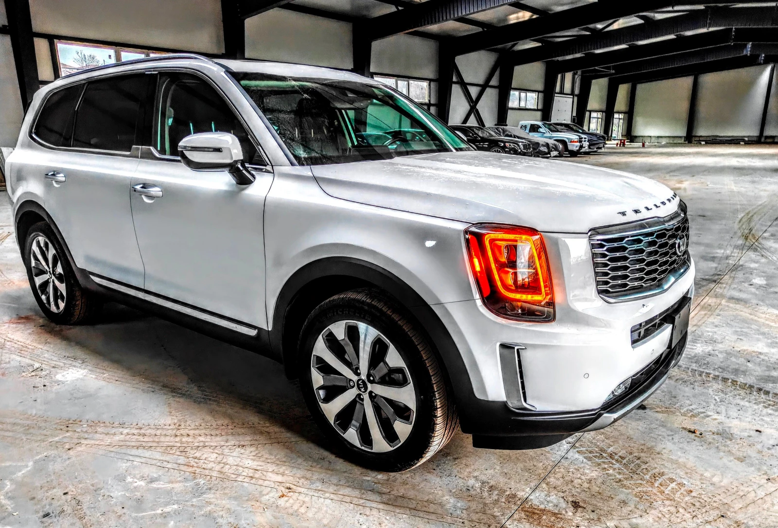 Kia Telluride SX+ V6 - изображение 3