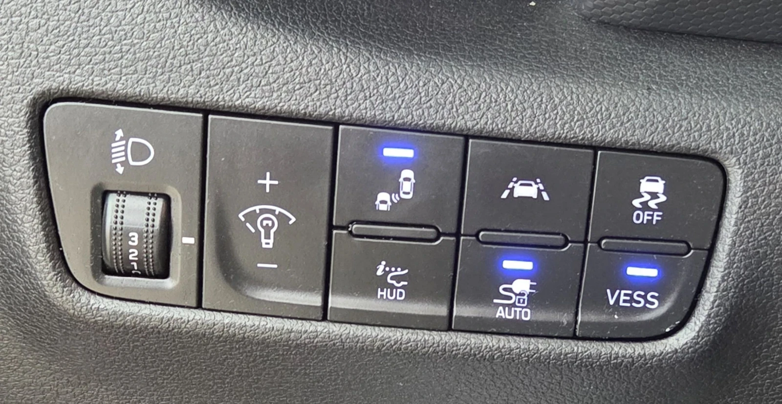 Hyundai Kona 64KWh/Premium/12.2020/SOH100%Blue Link, снимка 16 - Автомобили и джипове - 53168124