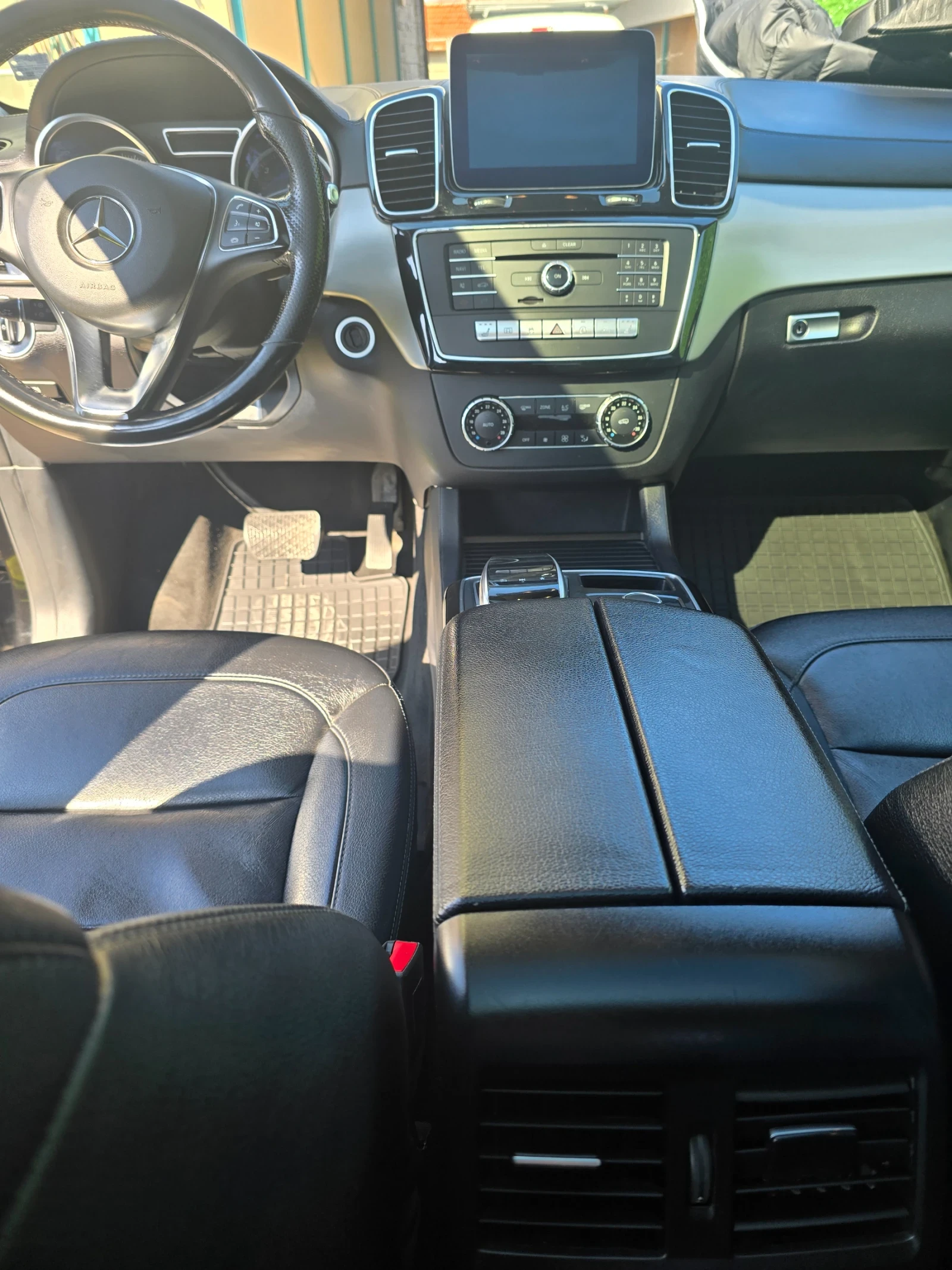 Mercedes-Benz GLE Coupe Реални 149000 км / Пълна сервизна икторирия 4Matic, снимка 8 - Автомобили и джипове - 53581016