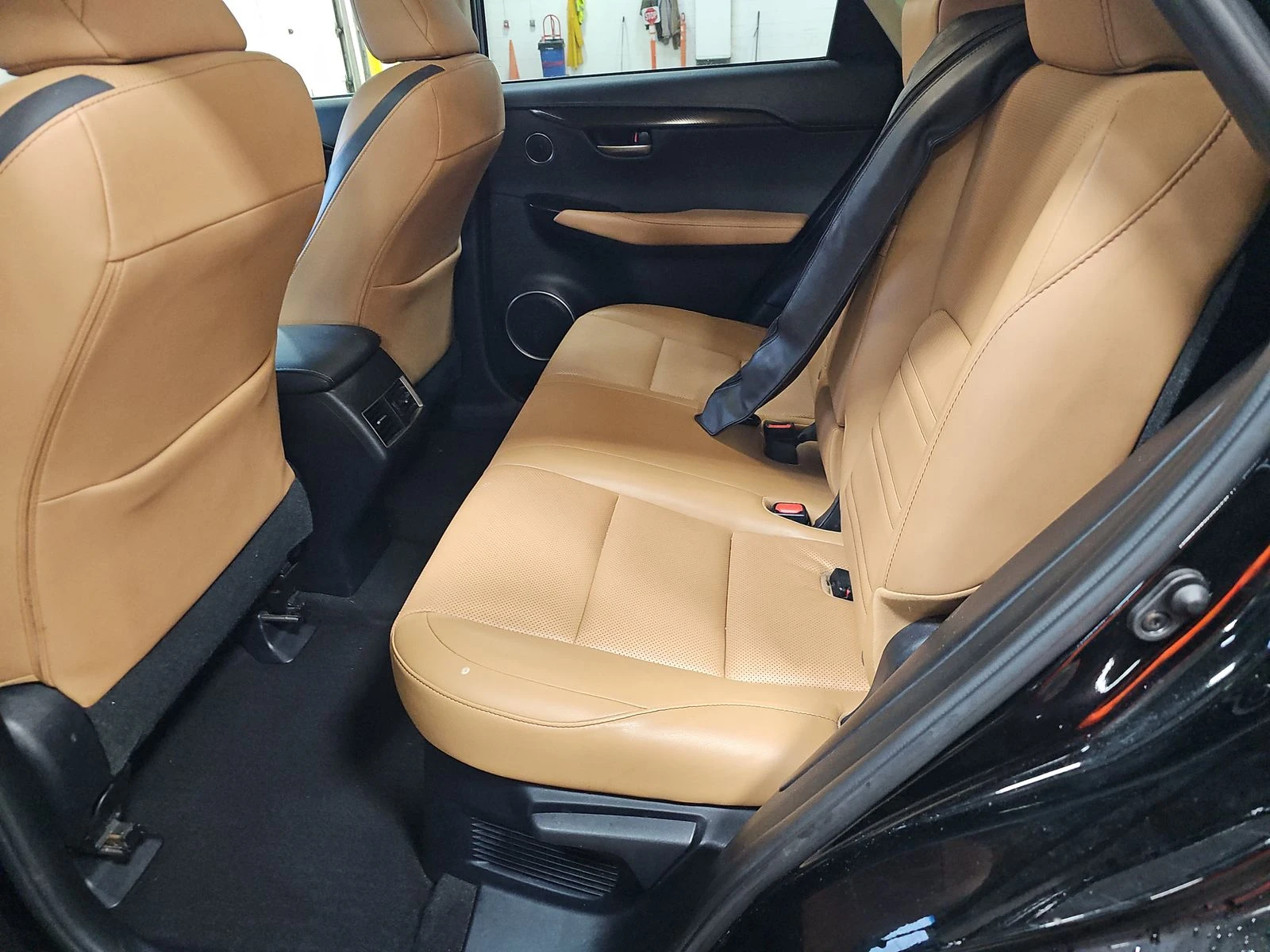 Lexus NX 200t, снимка 11 - Автомобили и джипове - 53890181