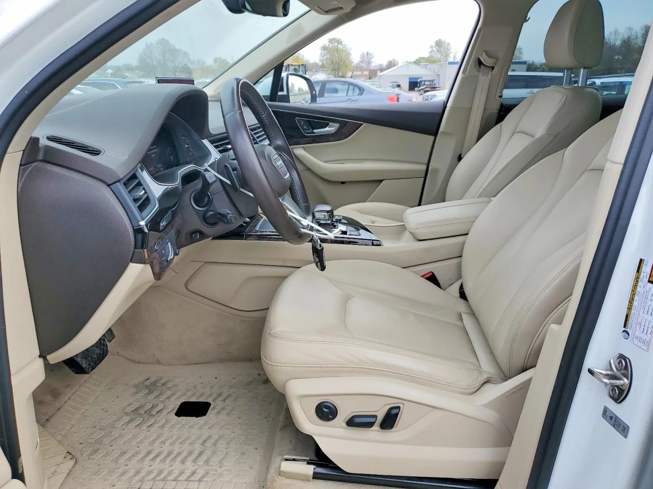 Audi Q7 3.0l Premium Plus, снимка 7 - Автомобили и джипове - 54323052