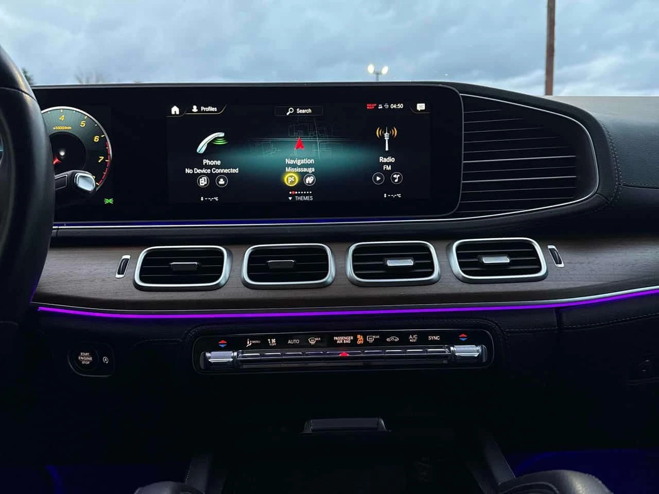 Mercedes-Benz GLS580 ДИСТРОНИК * 360 * BURMESTER * PANO * ОБДУХВАНЕ, снимка 9 - Автомобили и джипове - 54488154