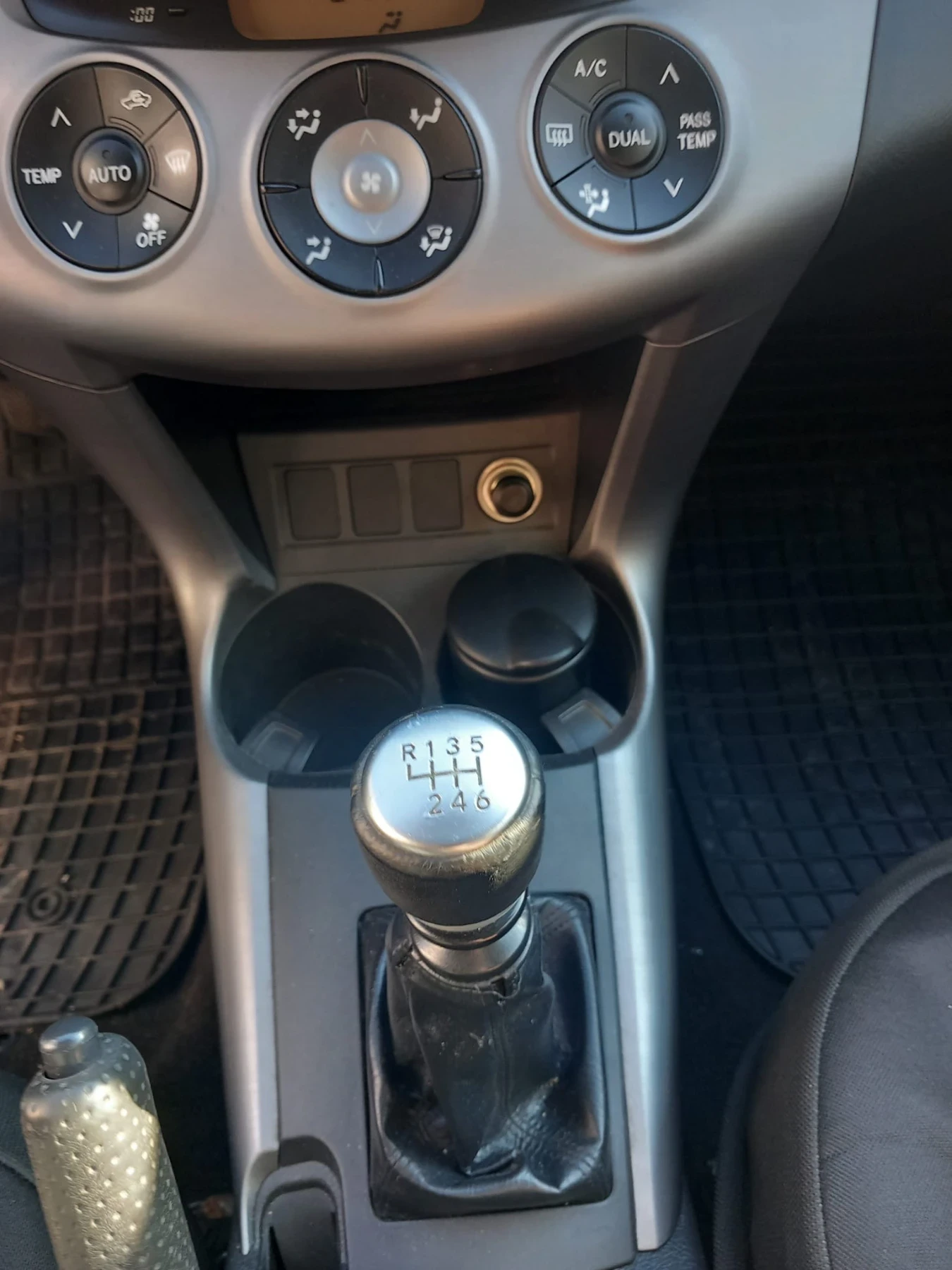 Toyota Rav4 | Mobile.bg � ����������� 12