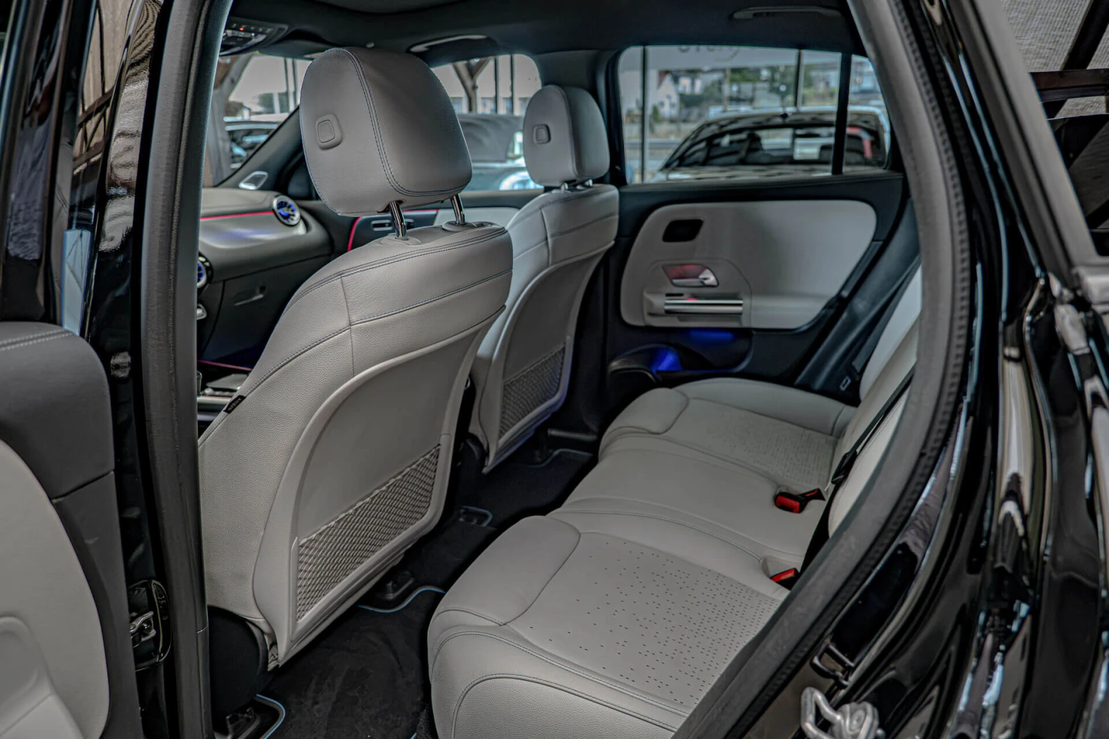 Mercedes-Benz EQA 250/Edition/AMG line/HuD/Burmester/Ambient/Панорам, снимка 11 - Автомобили и джипове - 55668285