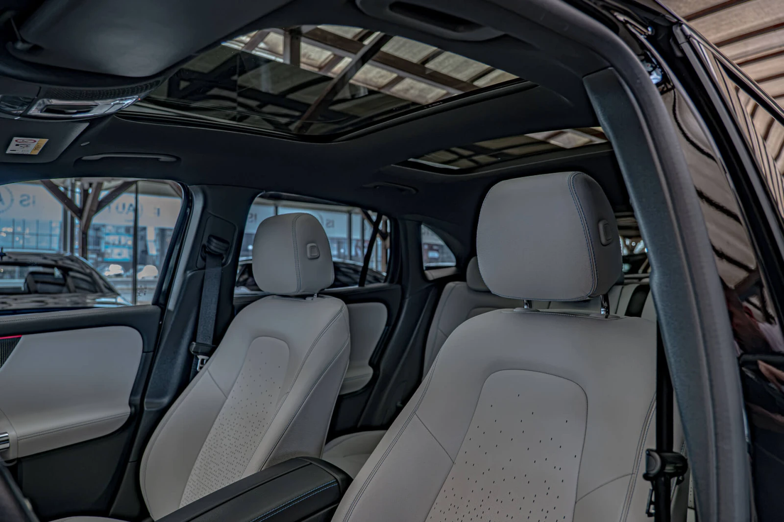 Mercedes-Benz EQA 250/Edition/AMG line/HuD/Burmester/Ambient/Панорам, снимка 13 - Автомобили и джипове - 55668285