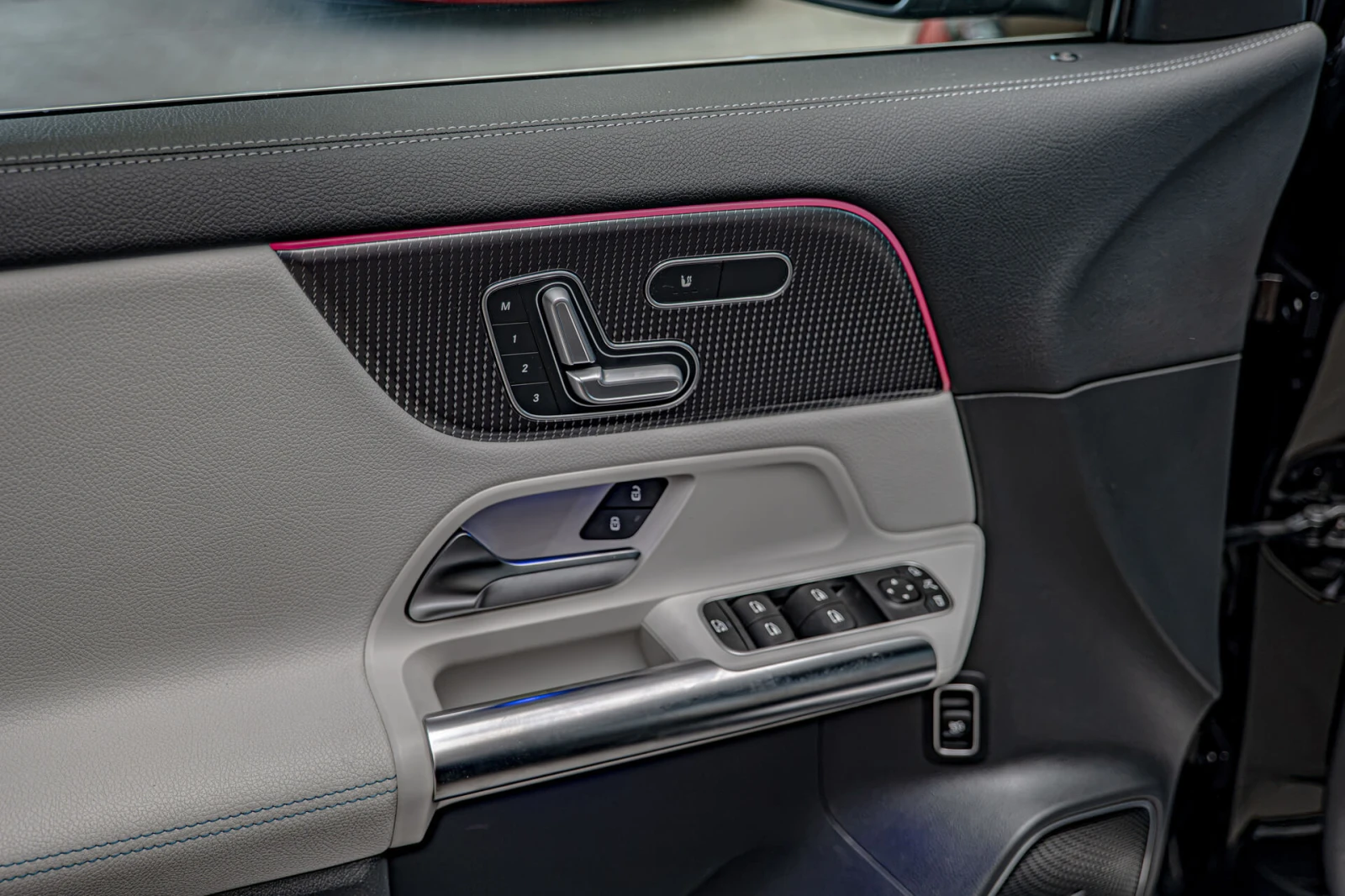 Mercedes-Benz EQA 250/Edition/AMG line/HuD/Burmester/Ambient/Панорам, снимка 10 - Автомобили и джипове - 55668285