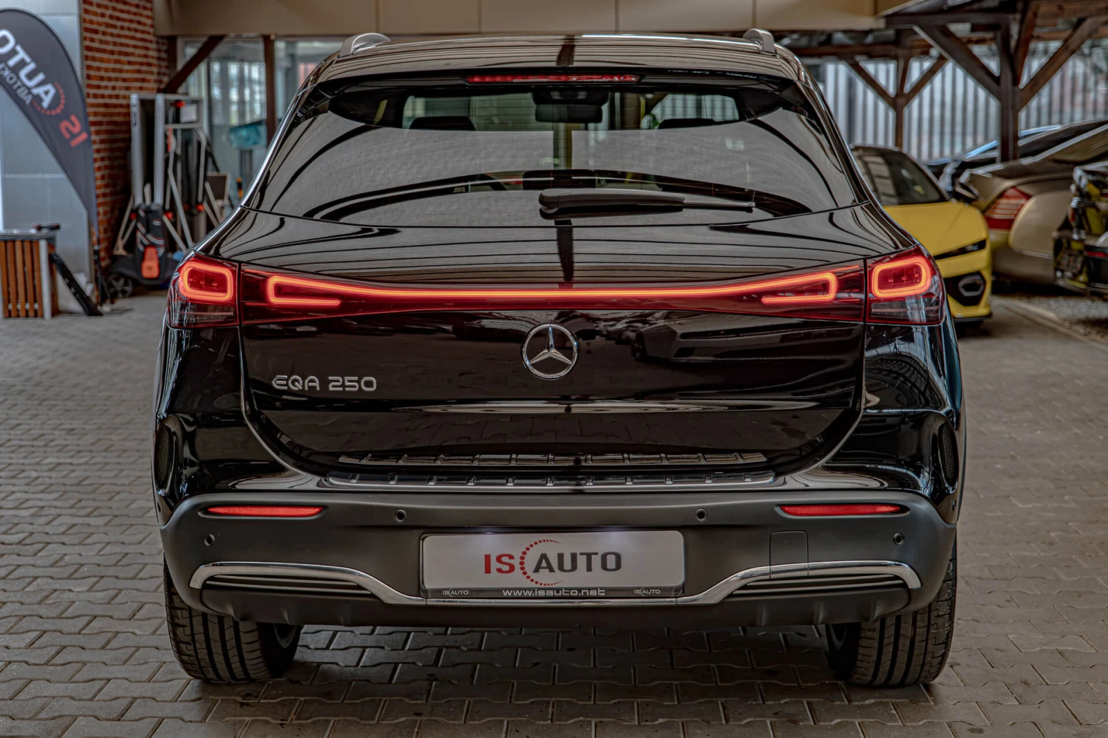 Mercedes-Benz EQA 250/Edition/AMG line/HuD/Burmester/Ambient/Панорам, снимка 4 - Автомобили и джипове - 55668285