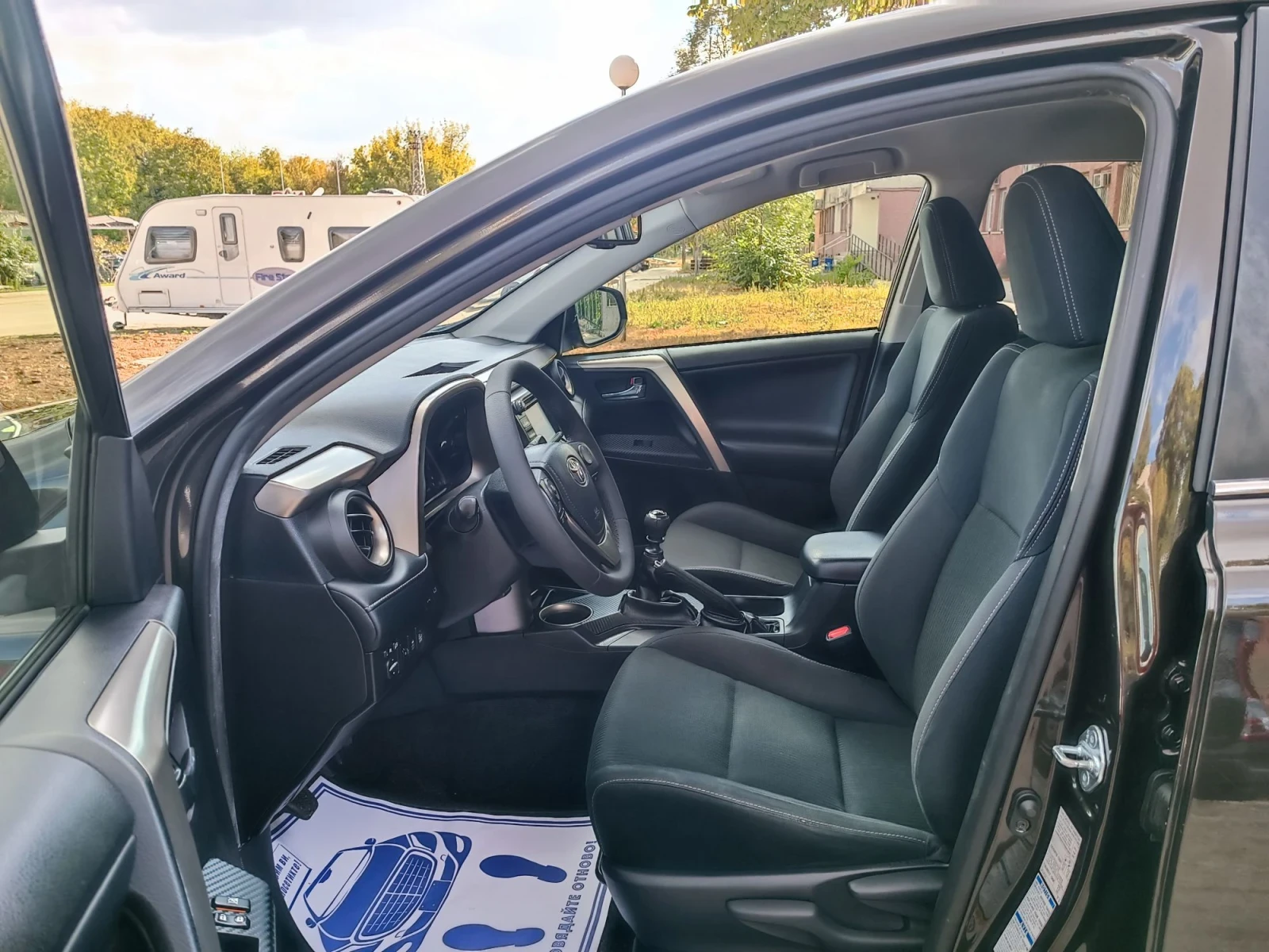 Toyota Rav4 2.0i-151кс-ШВЕЙЦАРИЯ-6ск-4х4-NAVI-KEYLESS, снимка 9 - Автомобили и джипове - 56245254