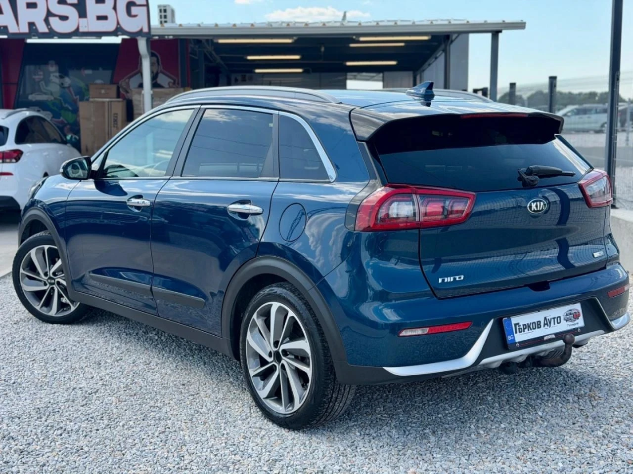 Kia Niro 1.6 HYBRID / FULL, снимка 4 - Автомобили и джипове - 56338352