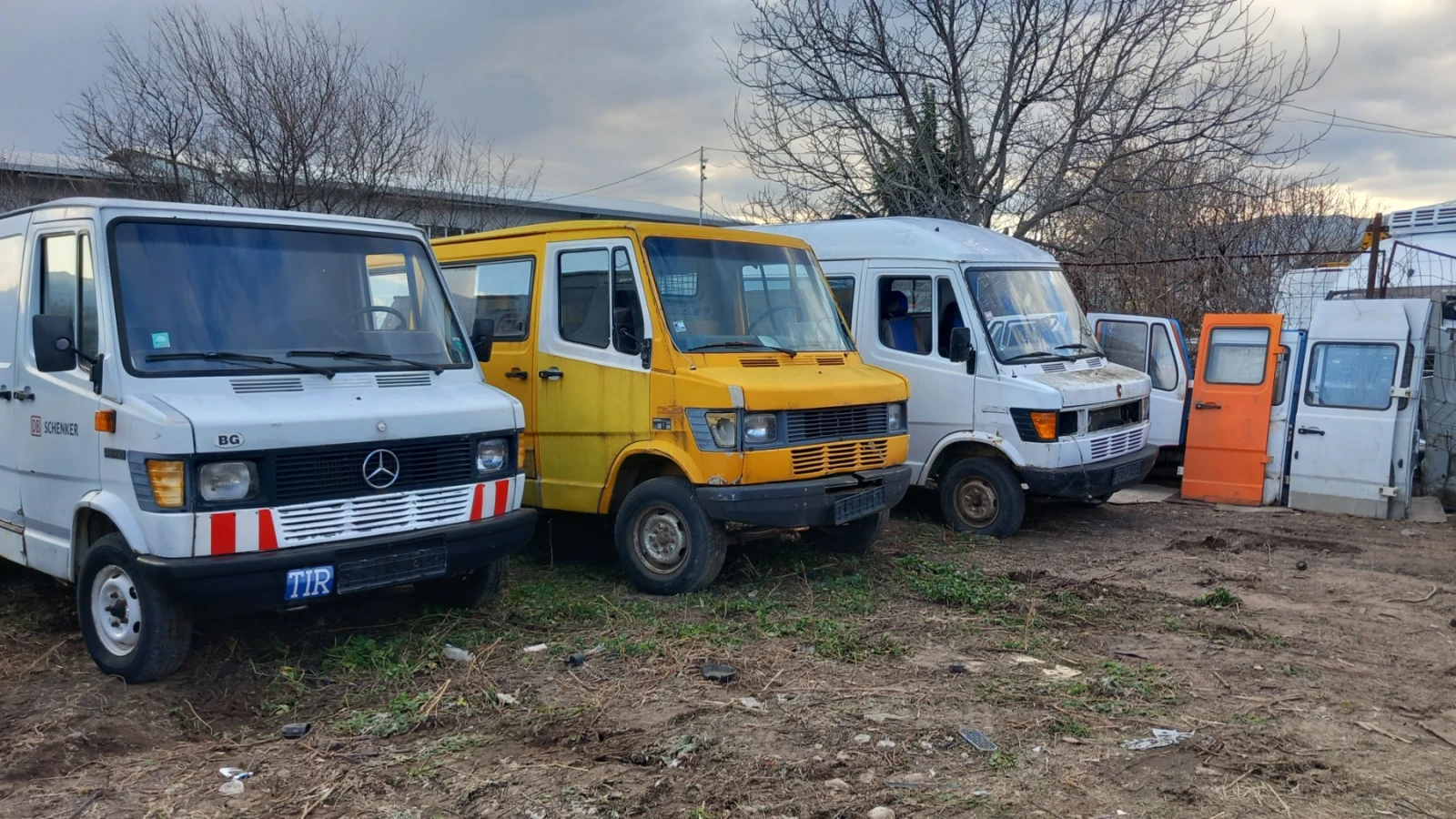 Mercedes-Benz 310 На части , снимка 1