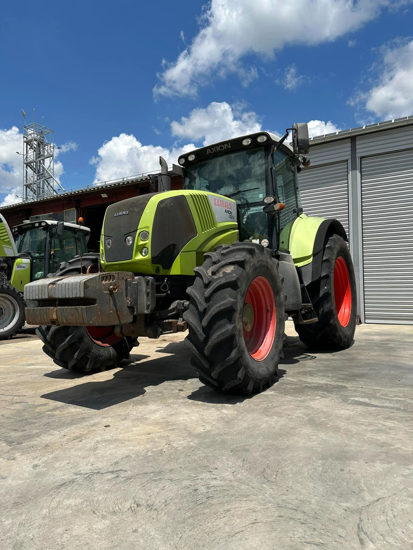 Трактор Claas AXION 820  - изображение 3