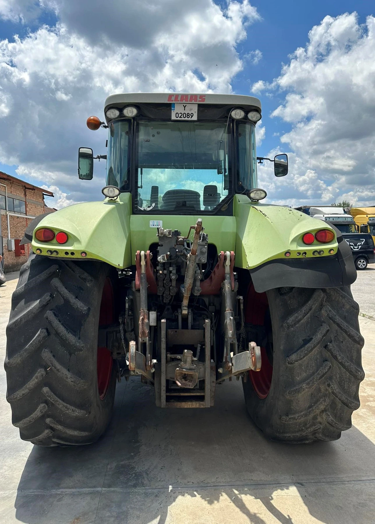 Трактор Claas AXION 820  - изображение 5