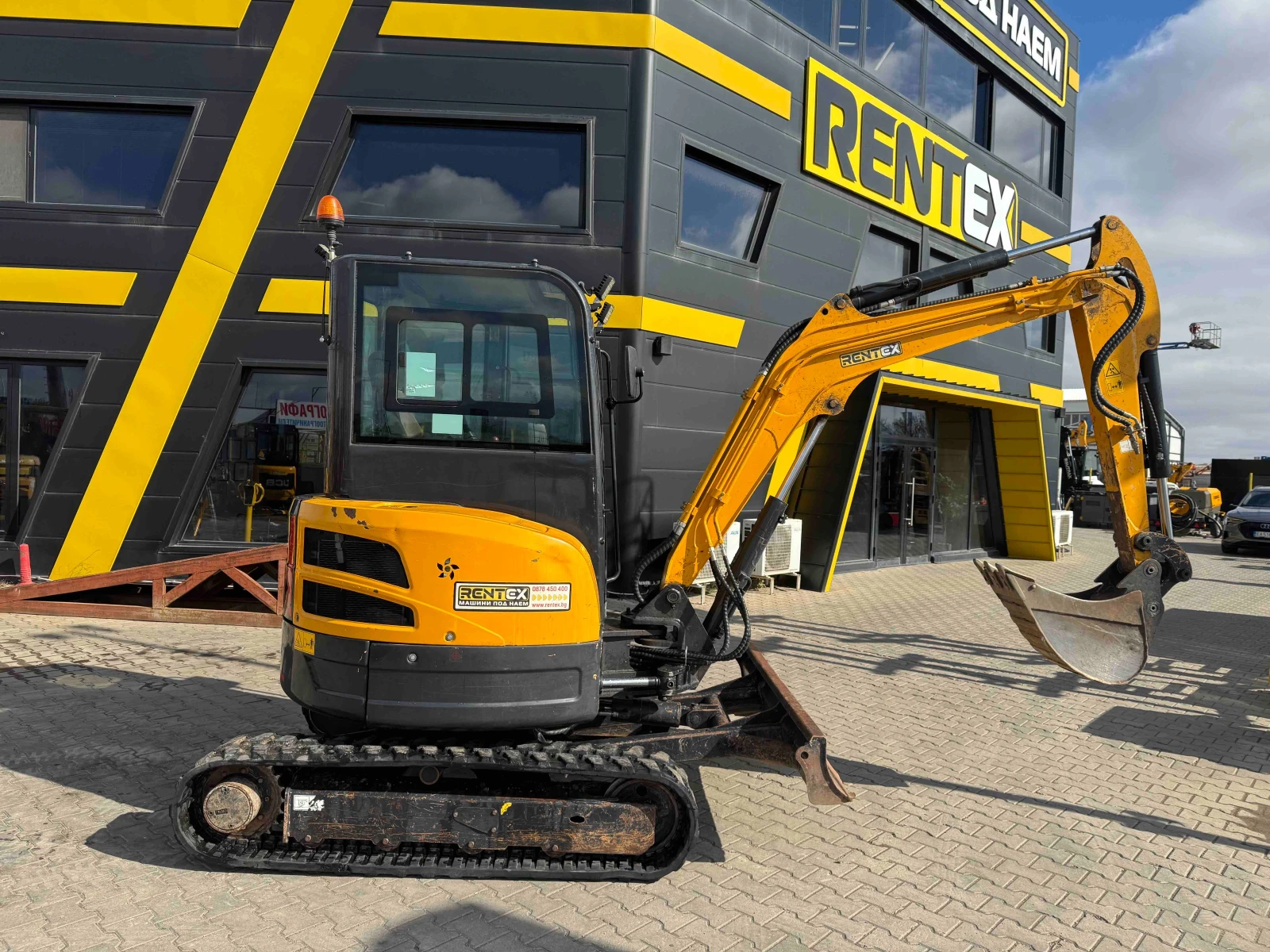Багер Друга марка Cimex Minixx M35 2024 г., 3900 кг.