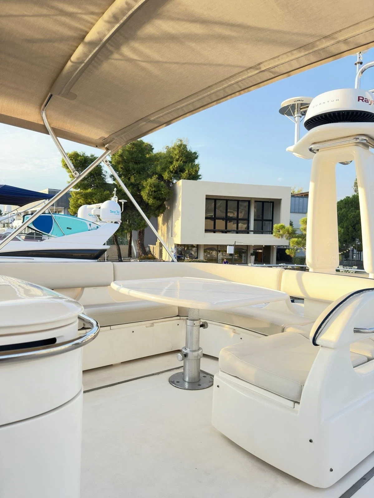 Моторна яхта Princess 65 Viking/67ft - изображение 8