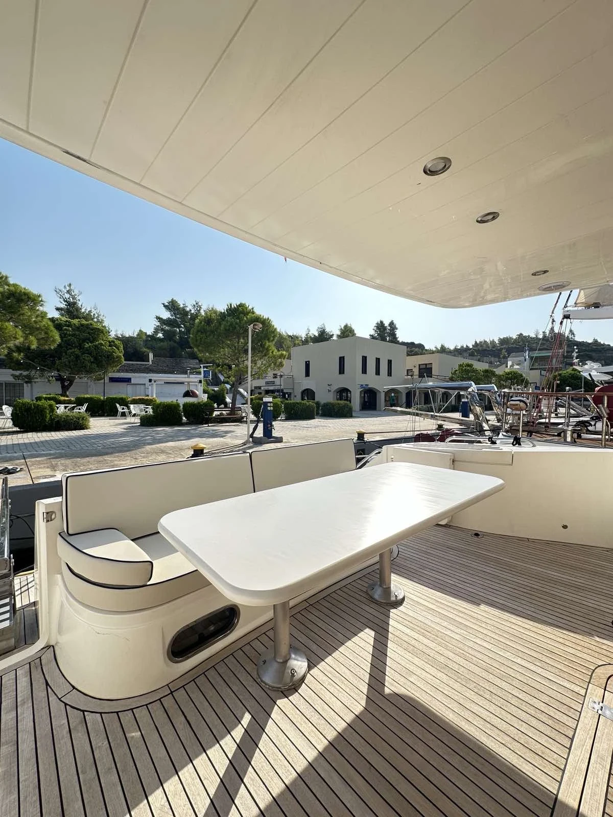 Моторна яхта Princess 65 Viking/67ft - изображение 10