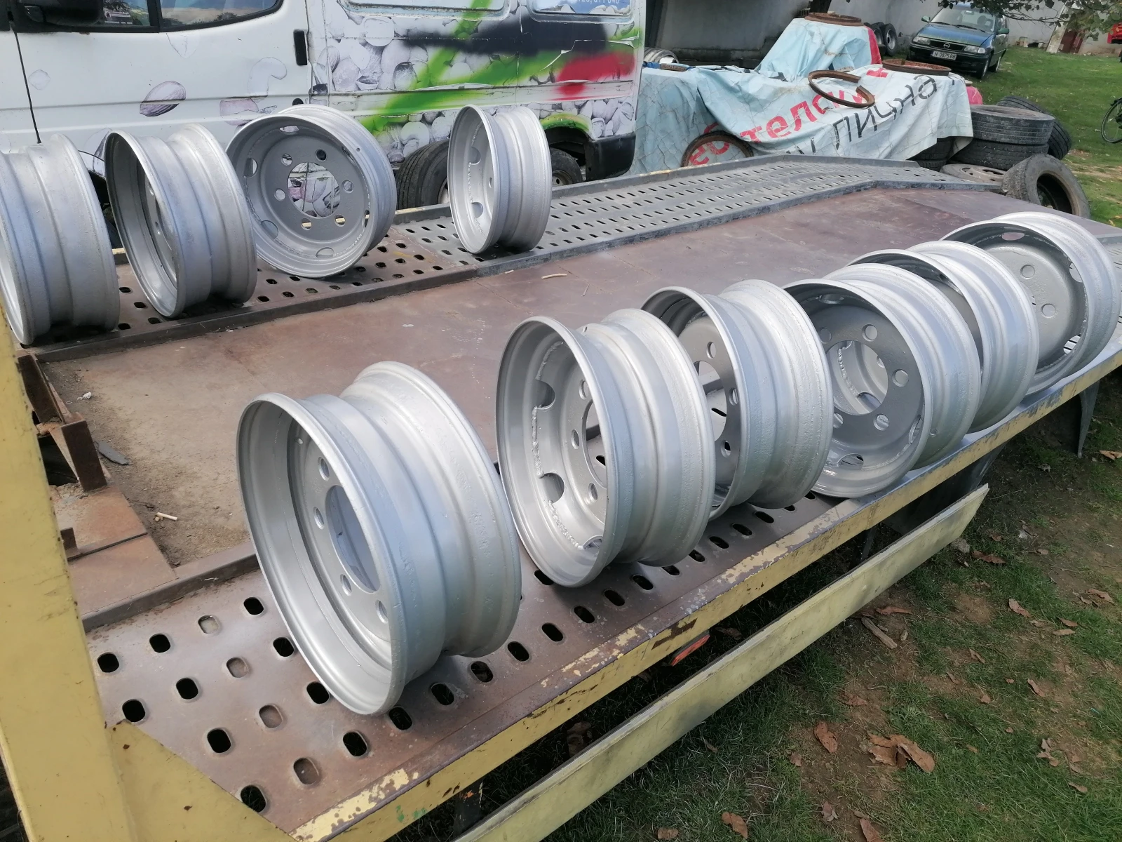   gumi | Mobile.bg   3