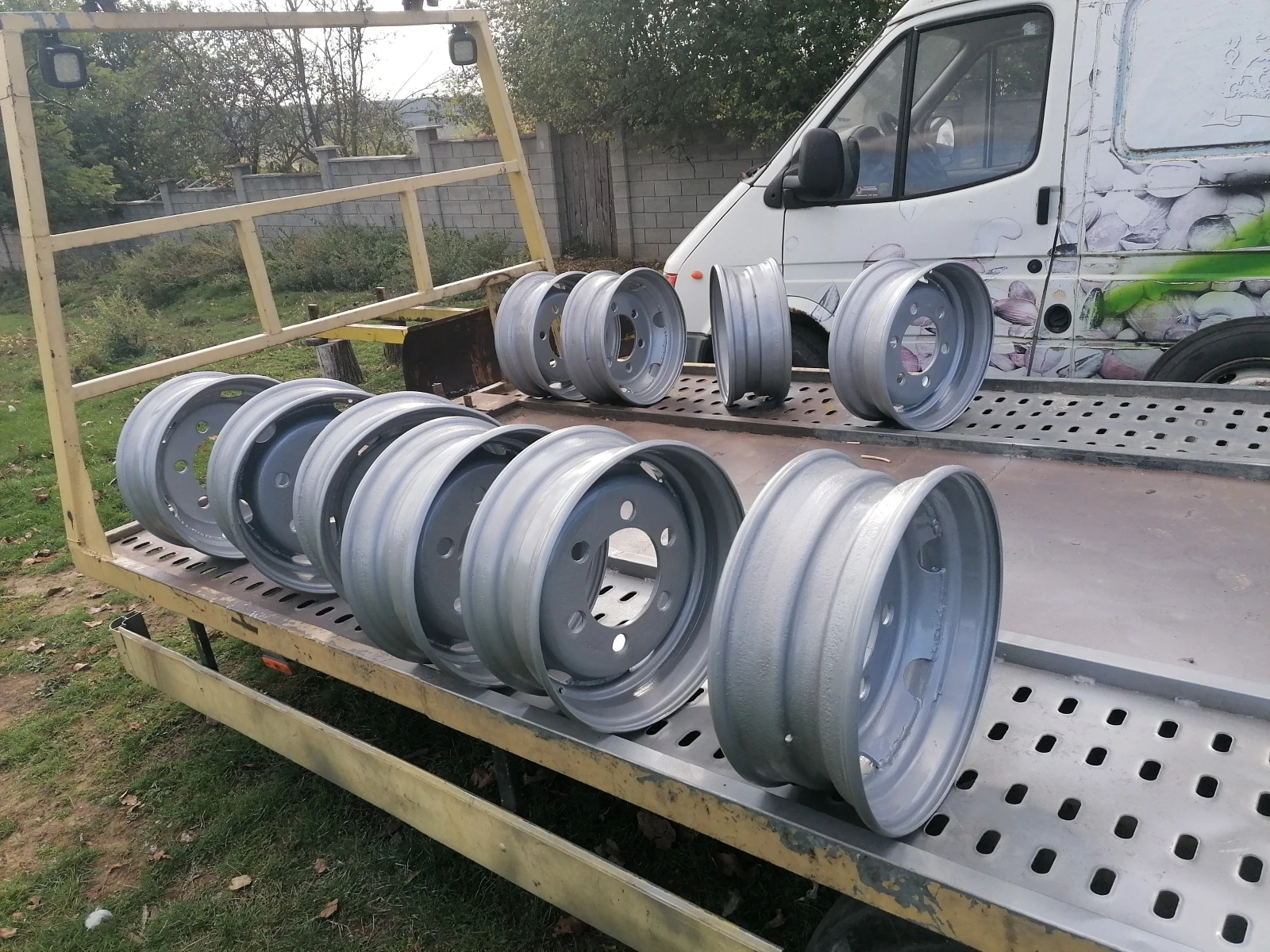   gumi | Mobile.bg   4