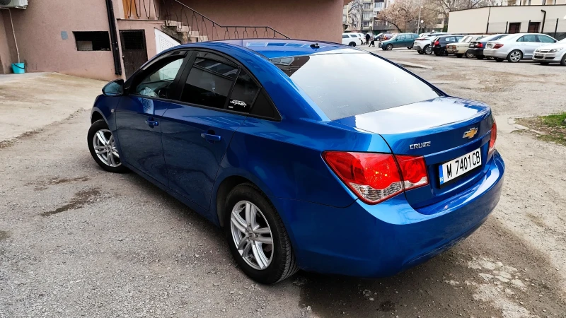 Chevrolet Cruze 1.8 бензин+ газ, снимка 2 - Автомобили и джипове - 49468471