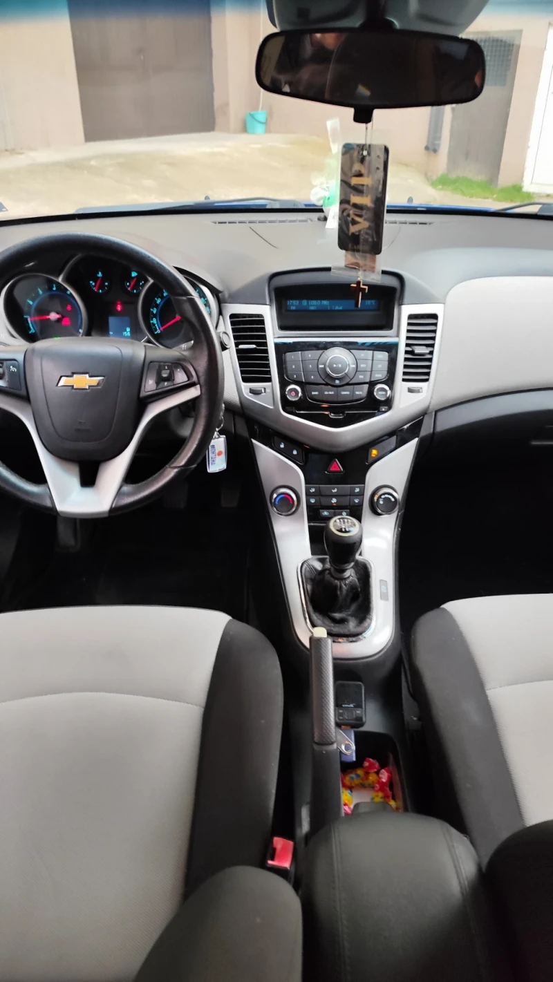 Chevrolet Cruze 1.8 бензин+ газ, снимка 11 - Автомобили и джипове - 49468471