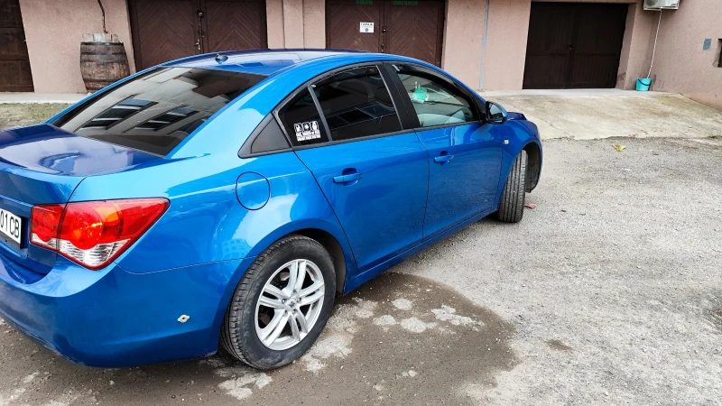 Chevrolet Cruze 1.8 бензин+ газ, снимка 4 - Автомобили и джипове - 49468471