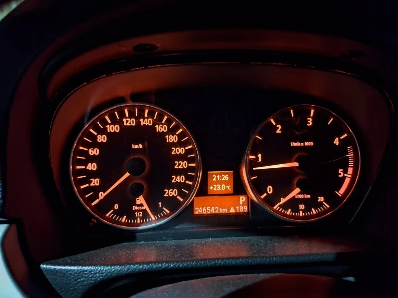 BMW 320, снимка 13 - Автомобили и джипове - 52360460