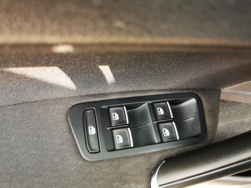 VW Golf Variant Highline 2.0TDI BMT, снимка 12 - Автомобили и джипове - 51732656