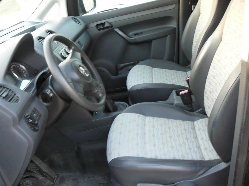 VW Caddy 1.6 tdi klima, снимка 7 - Автомобили и джипове - 50779167