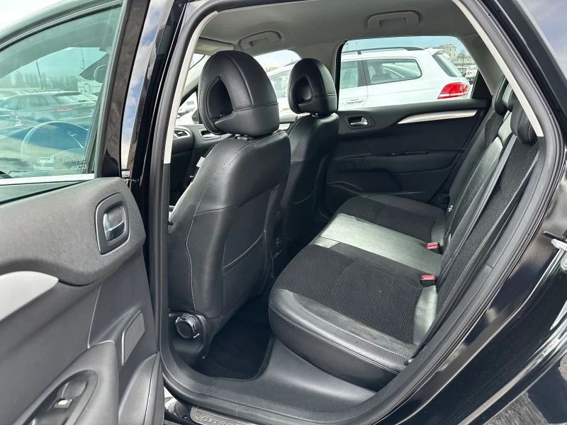Citroen C4 1.6HDI-EXCLUSIVE-НАВИ-ПОДГРЕВ-МАСАЖ-FULL-NEW-TOP, снимка 13 - Автомобили и джипове - 52661253