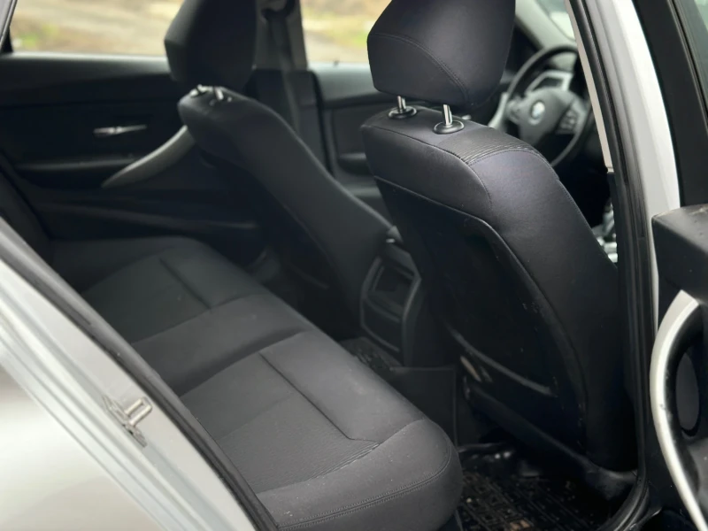 BMW 320, снимка 11 - Автомобили и джипове - 53199420