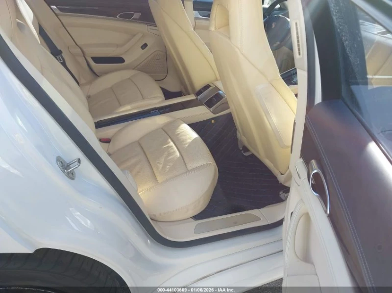 Porsche Panamera 3.6L V-6 DI, DOHC, VVT, 300HP All Wheel Drive, снимка 13 - Автомобили и джипове - 53203904