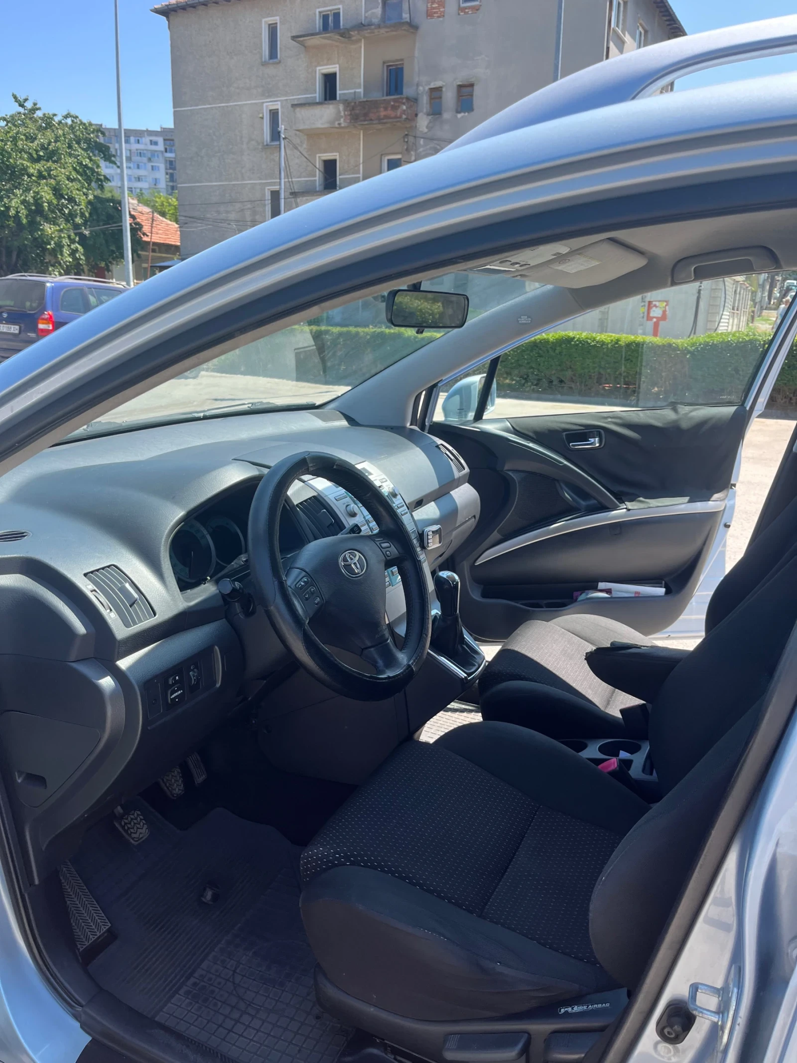 Toyota Corolla verso  - изображение 8