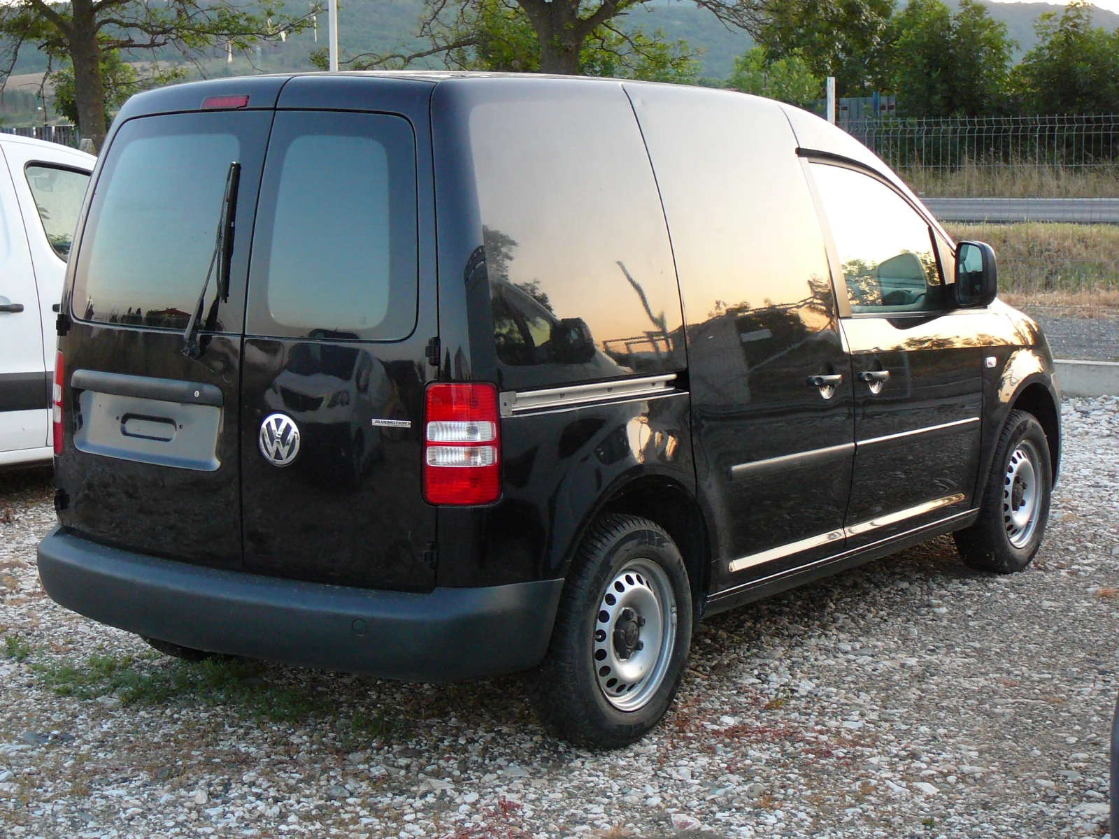 VW Caddy 1.6 tdi klima - изображение 3