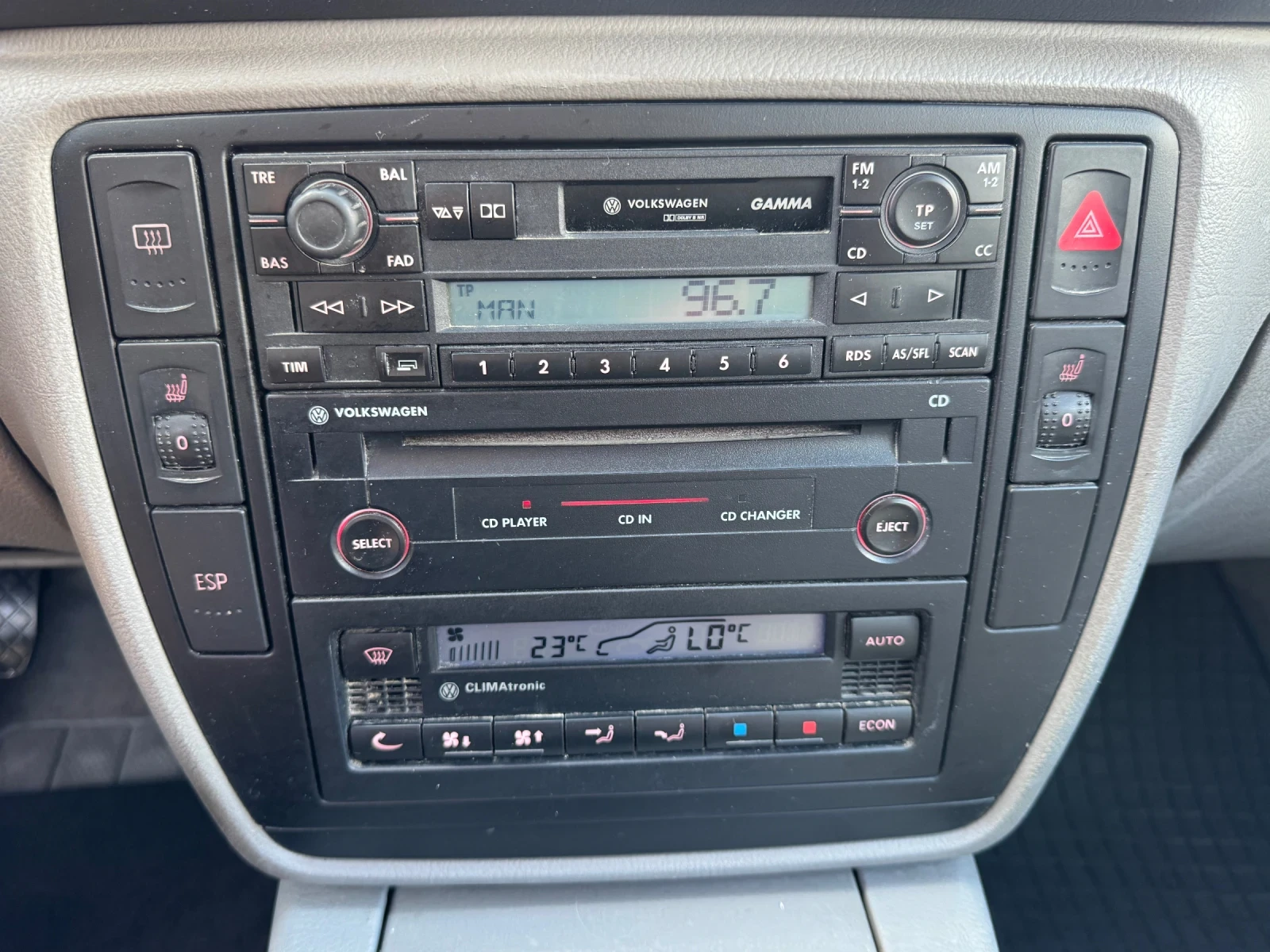VW Passat  - изображение 7
