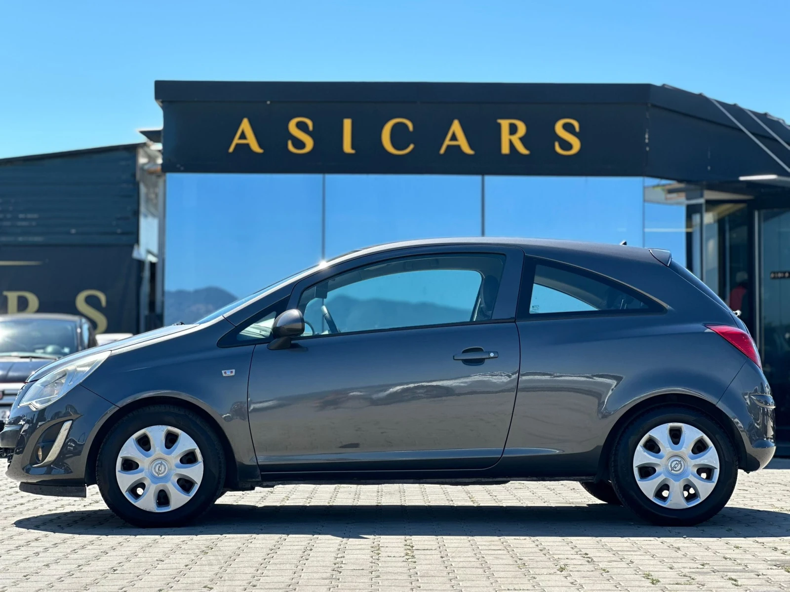 Opel Corsa / 1.2I / ФАБРИЧНА ГАЗ / TOP / - изображение 2
