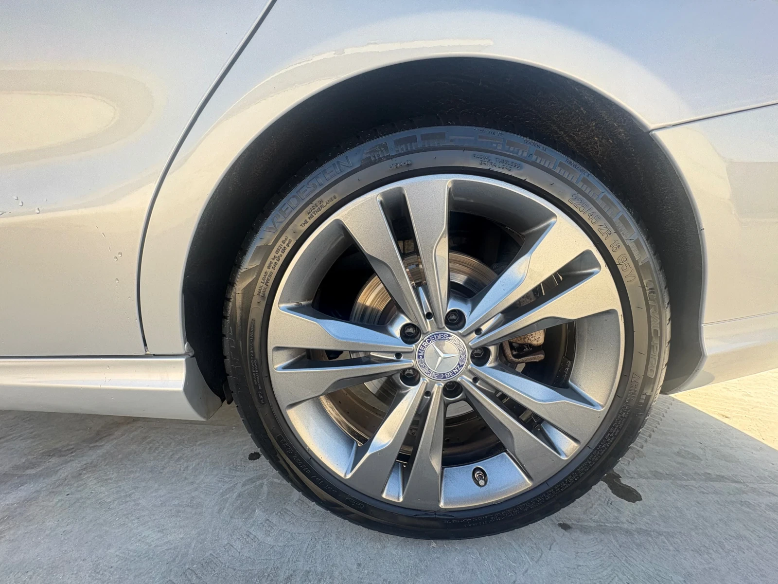 Mercedes-Benz CLA 180  - изображение 7