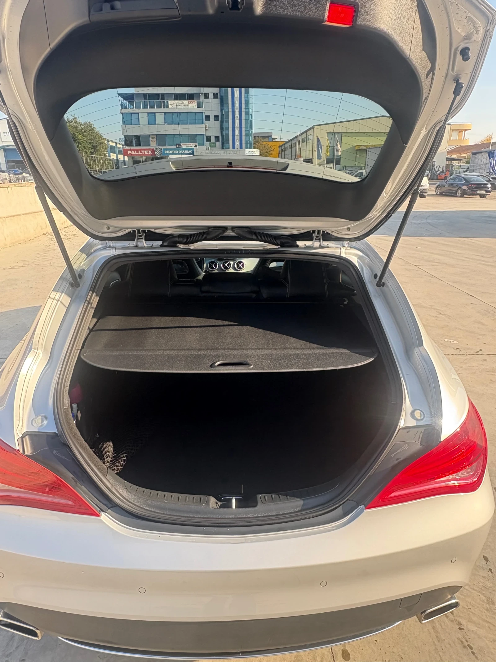 Mercedes-Benz CLA 180  - изображение 8