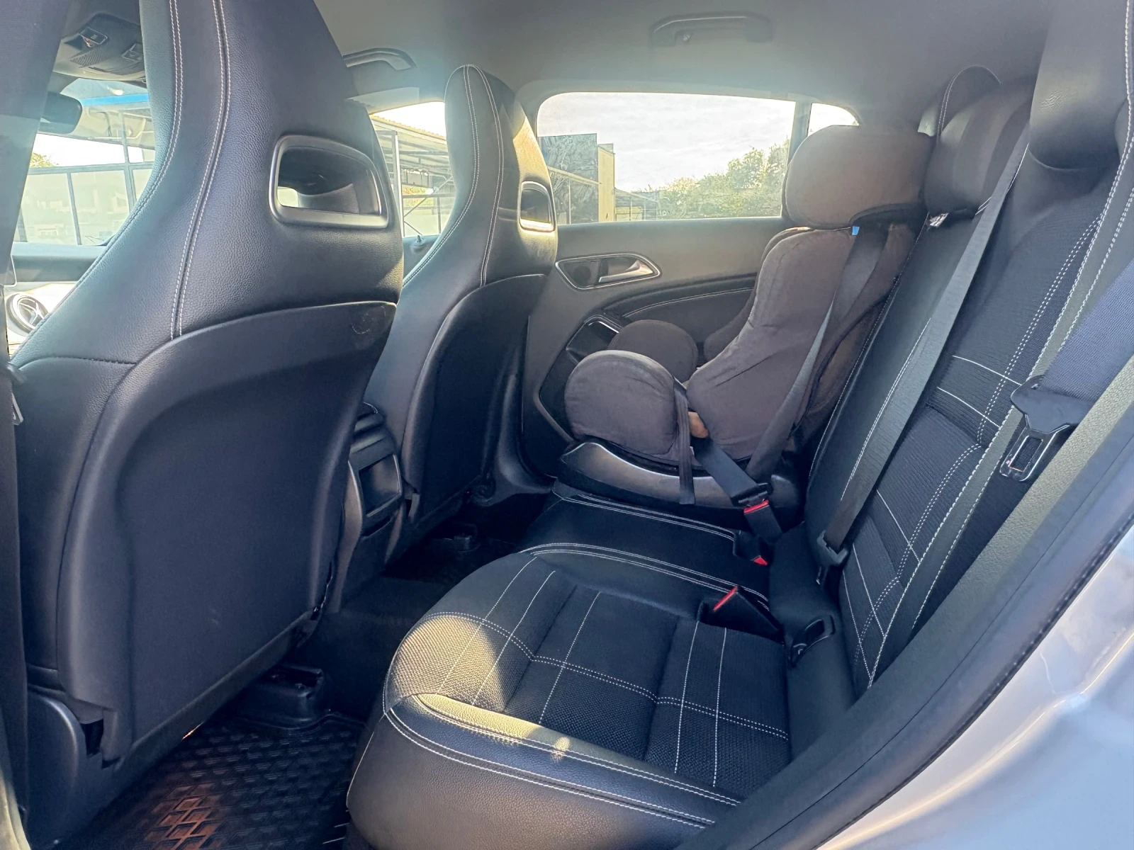 Mercedes-Benz CLA 180  - изображение 10