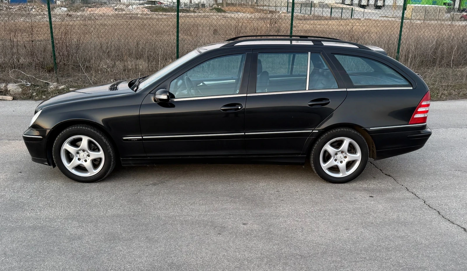 Mercedes-Benz C 220, снимка 7 - Автомобили и джипове - 53739672