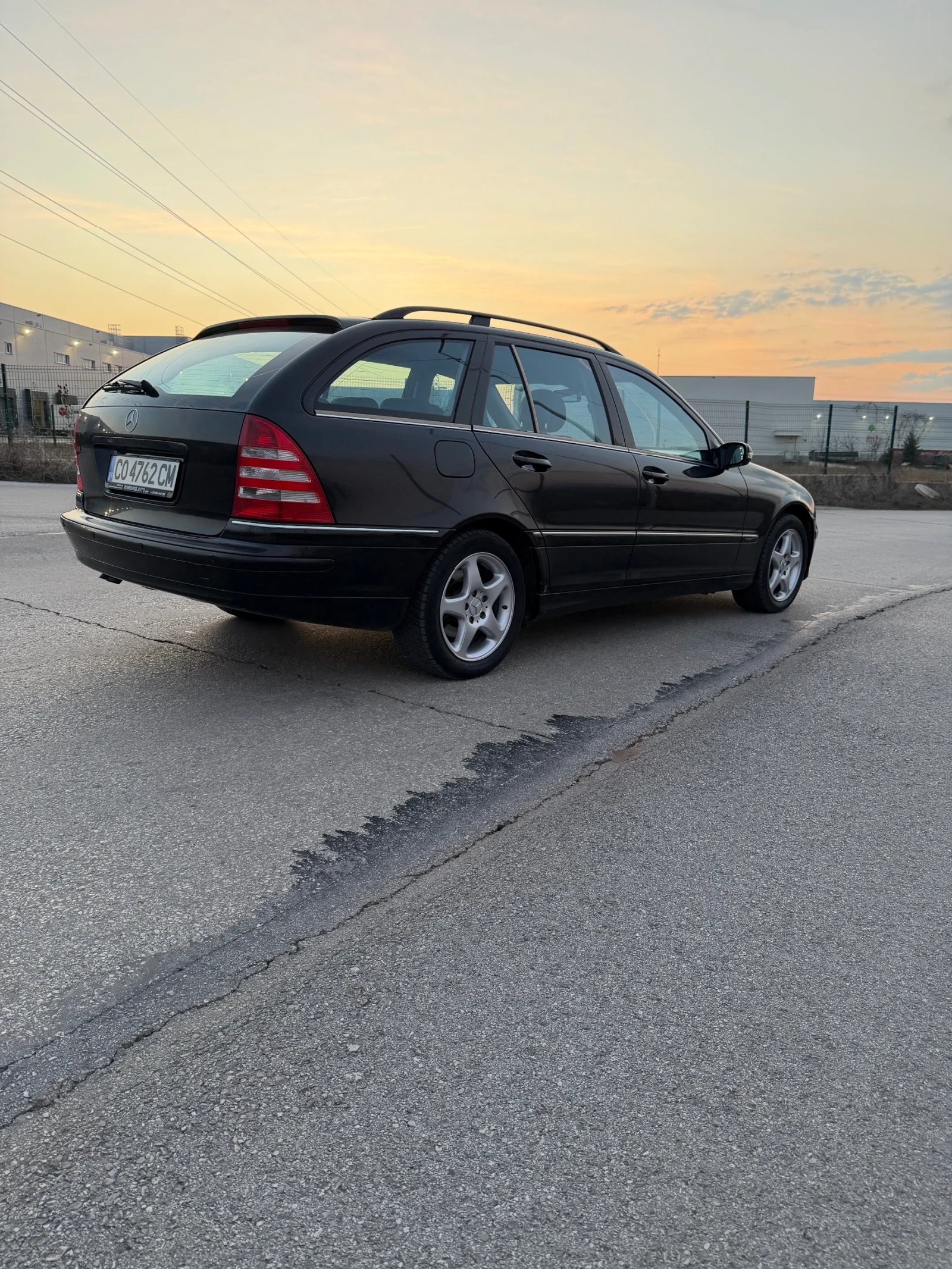 Mercedes-Benz C 220, снимка 5 - Автомобили и джипове - 53739672
