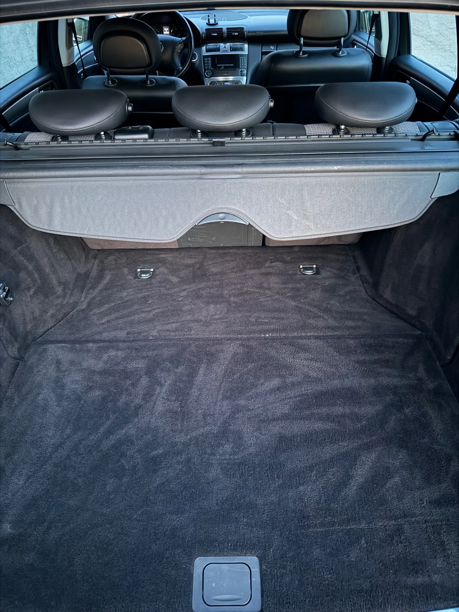 Mercedes-Benz C 220, снимка 15 - Автомобили и джипове - 53739672