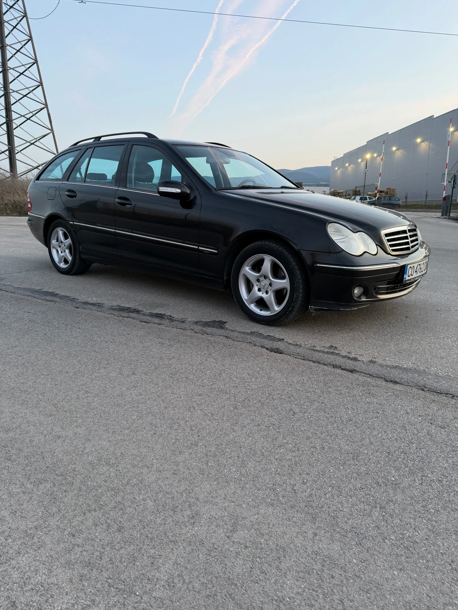 Mercedes-Benz C 220, снимка 3 - Автомобили и джипове - 53739672