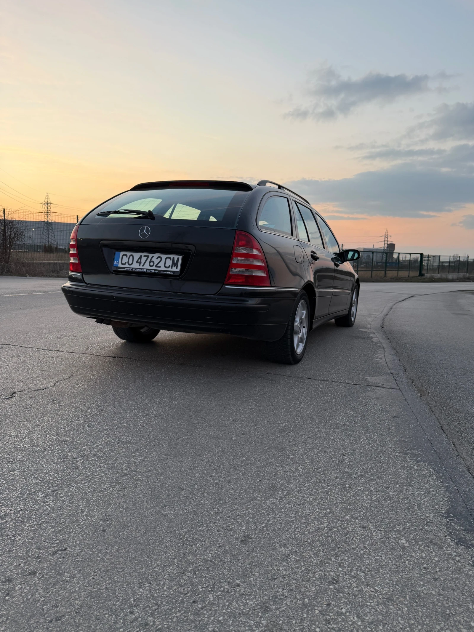 Mercedes-Benz C 220, снимка 6 - Автомобили и джипове - 53739672