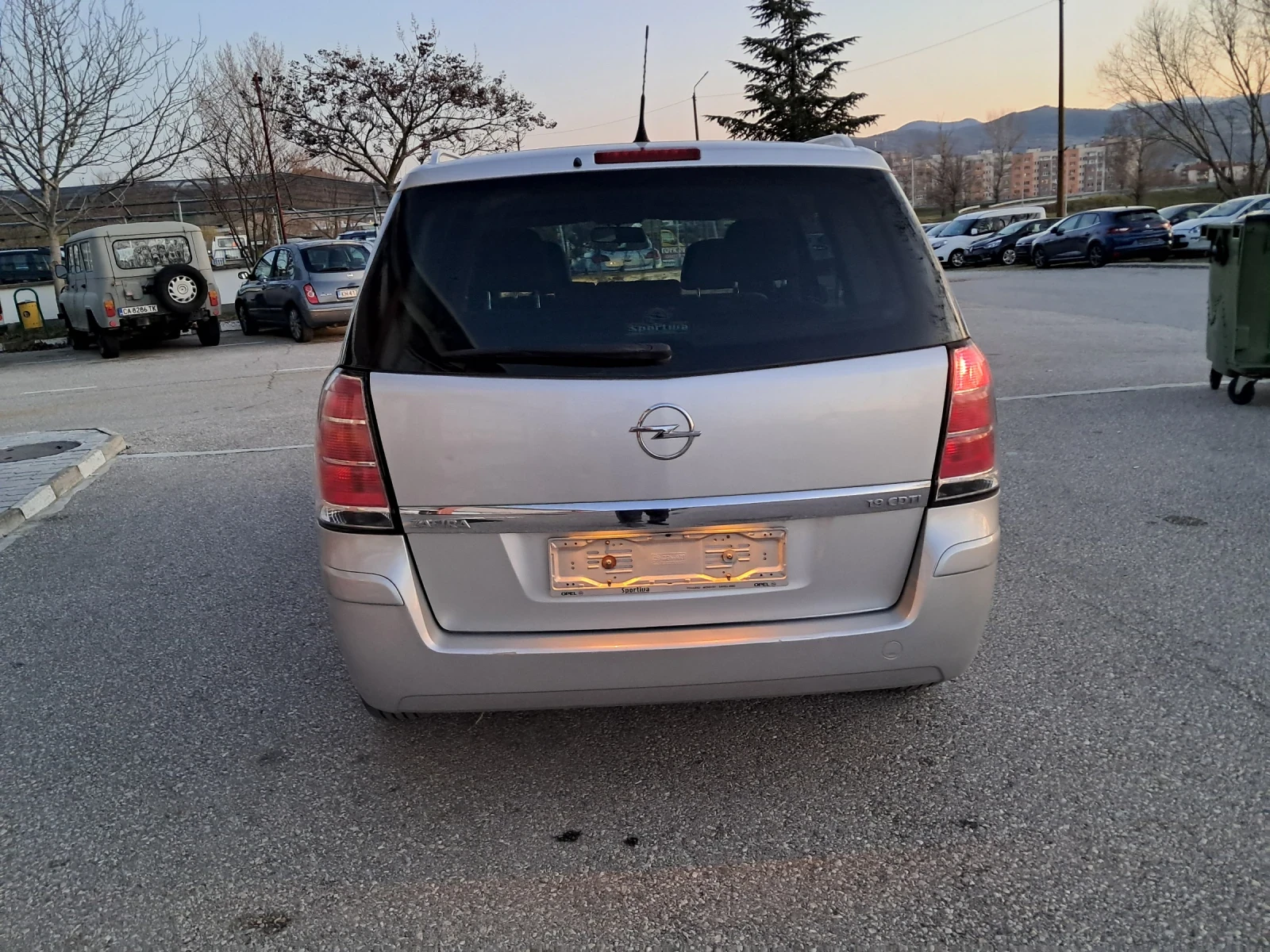 Opel Zafira 1.9 multijet 120ks cosmo, снимка 3 - Автомобили и джипове - 53787423